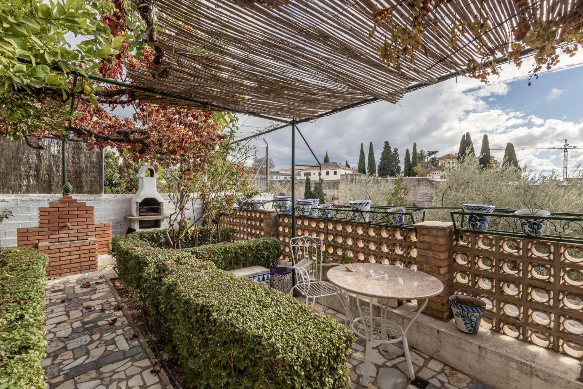 Carmen de la Sultana una planta entera Granada Exterior foto